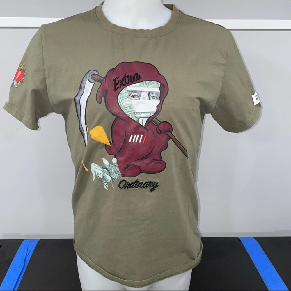 Extra ordinary Tee Extra Ordinary Graphic Fashion T-Shirt Medium.